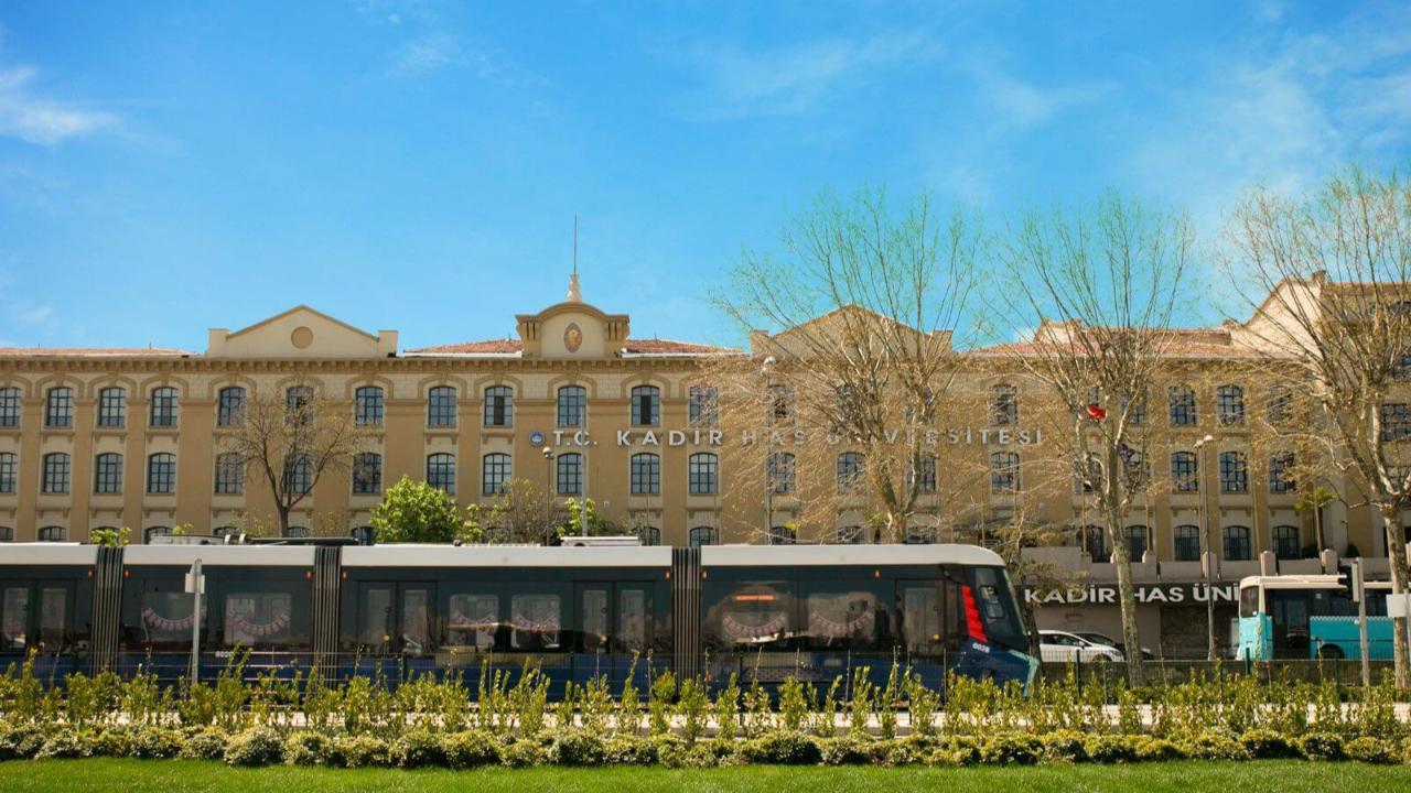 Hukukçular Dikkat! Kadir Has Üniversitesi, Milletlerarası Hukuk Alanında Tezli Yüksek Lisans Yapan Araştırma Görevlisi Arıyor!