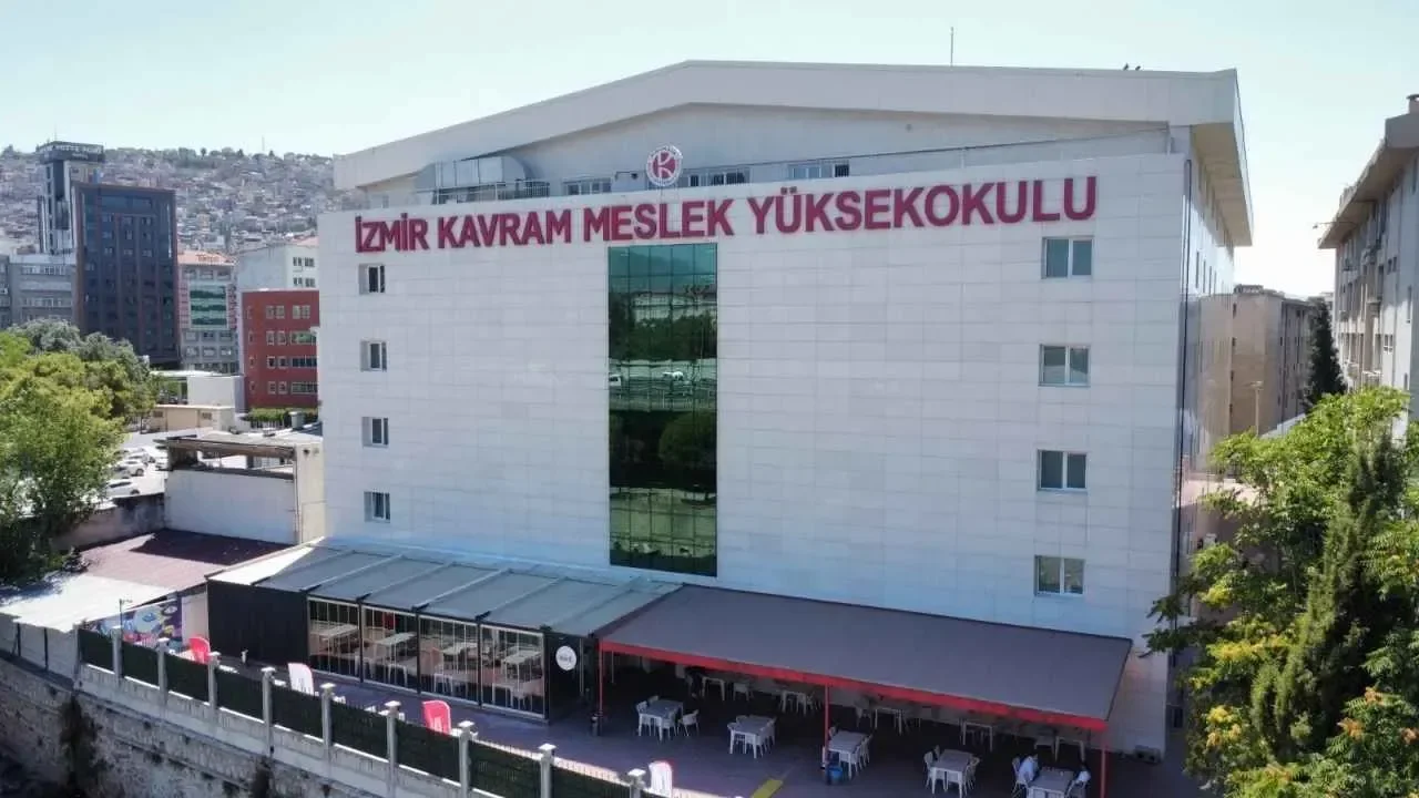 İzmir Kavram MYO&#039;dan Akademik Kariyer Fırsatı: Öğretim Üyesi ve Öğretim Görevlisi Alım İlanı Yayımlandı!