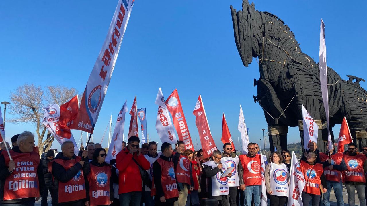 Kamu emekçileri Çanakkale’de iş bıraktı