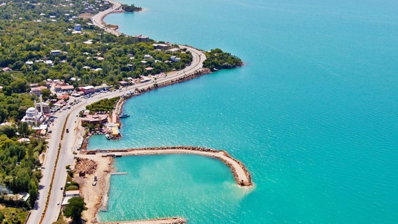 Kapalı Teklif Usulüyle İhale! Edremit&#039;teki 4.500 m² Ticari ve 6.400 m² Konut Arsaları 17 Aralık&#039;ta Satışta!