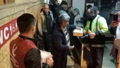 Küçükkuyu Belediyesi’nden Regaip Kandili ikramı