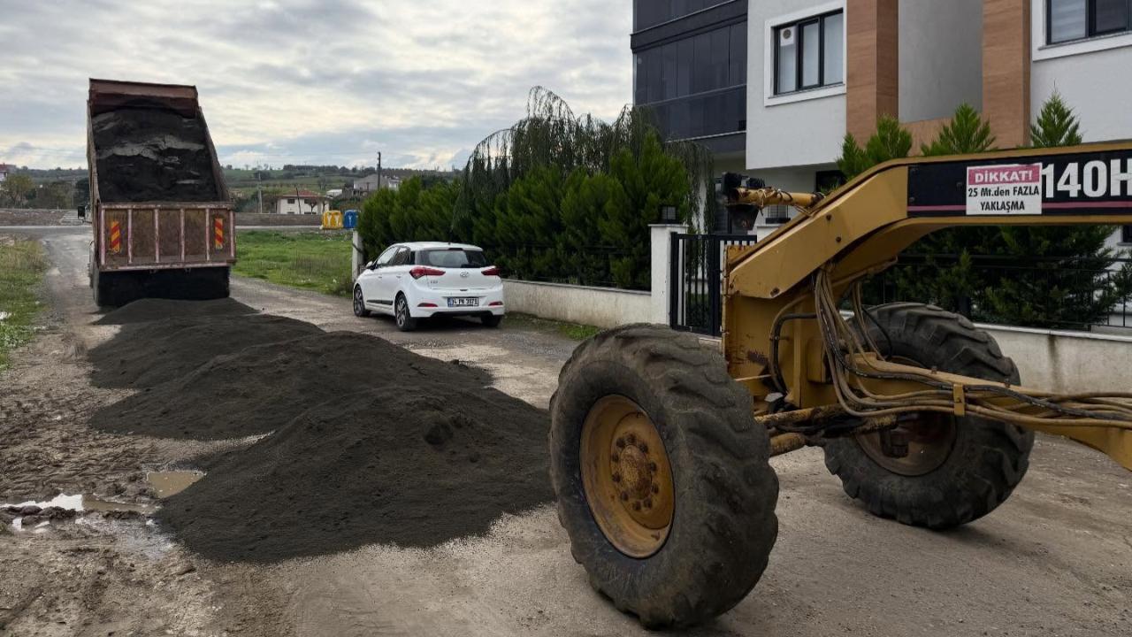 Lapseki’de altyapı ve çevre düzenleme çalışmaları sürüyor