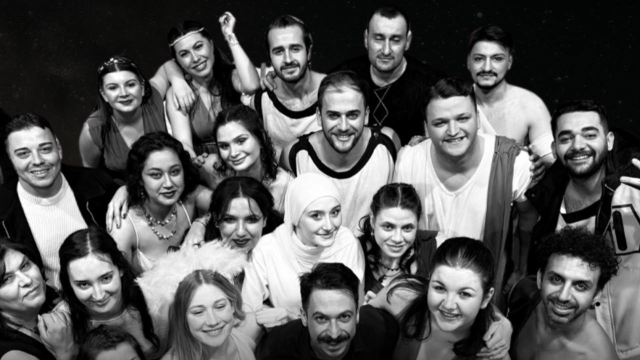 Lysistrata yoğun istek üzerine yeniden sahnede!