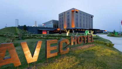 Menüde Humus ve Sardalya, Hesapta 230 Dolar! Çanakkale'de "Kobe Bifteği" Fiyatına Paça Çorbası.