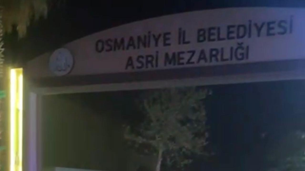 Mezarlıkta park halindeki araçta iki genç ölü bulundu