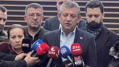 Özgür Özel gözyaşlarını tutamadı: " Yani bilmiyorum bu nasıl bir acı bu, nasıl bir sınav? Bütün Manisa'nın başı sağ olsun"