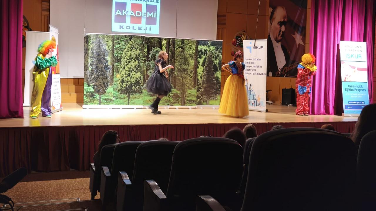 Pamuk Prenses Bu Kez İş Güvenliğini Anlattı! Çanakkale’de Miniklere ‘Masal’ Tadında Eğitim!