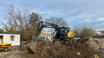 Lapseki’de altyapı ve çevre düzenleme çalışmaları sürüyor