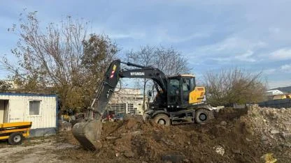Lapseki’de altyapı ve çevre düzenleme çalışmaları sürüyor