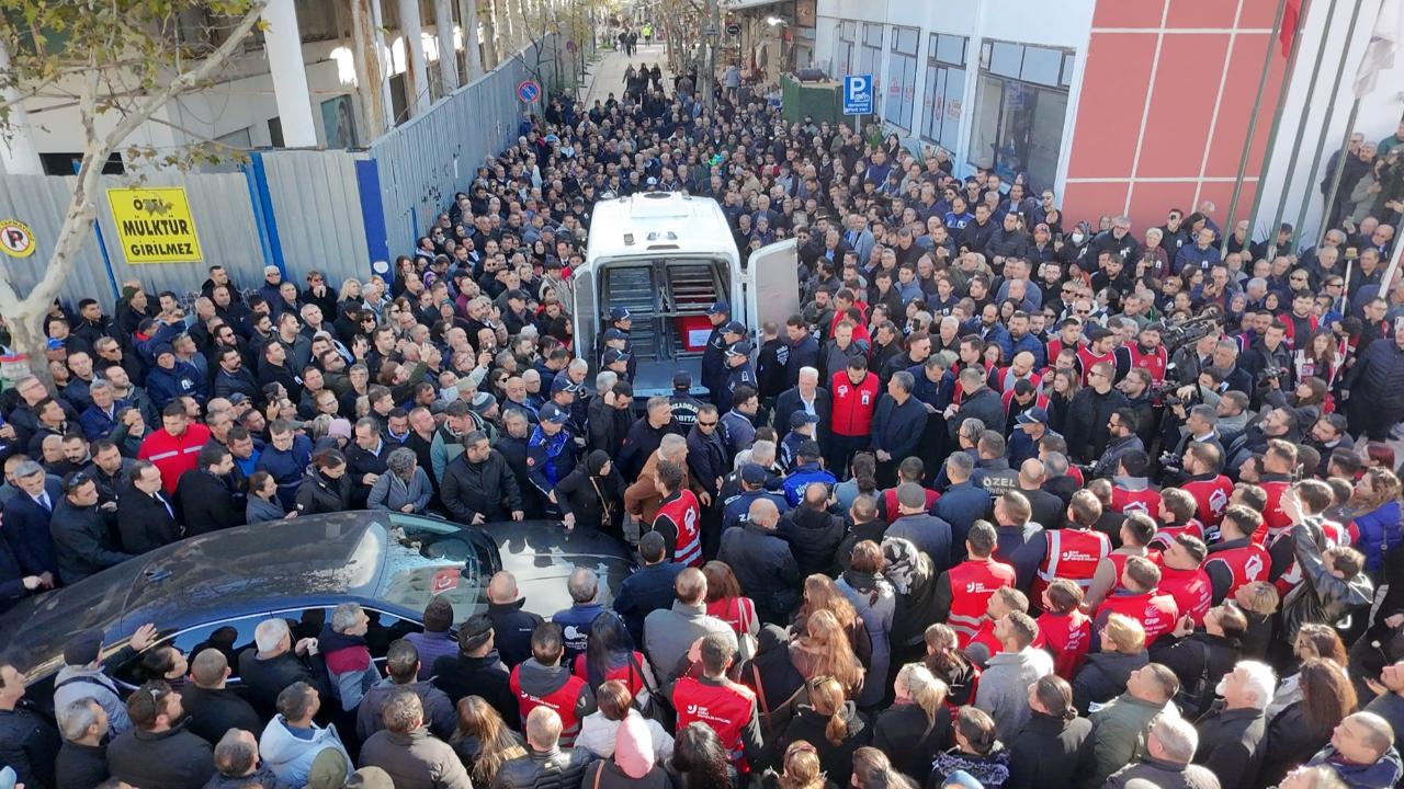 Şehzadeler Belediyesi, İlk Kadın Başkanı Gülşah Durbay'ı Gözyaşları ve Alkışlarla Uğurladı