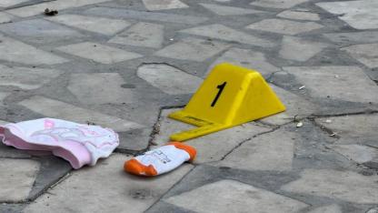 Sinir krizi geçiren anne 2 aylık bebeğini pencereden attı