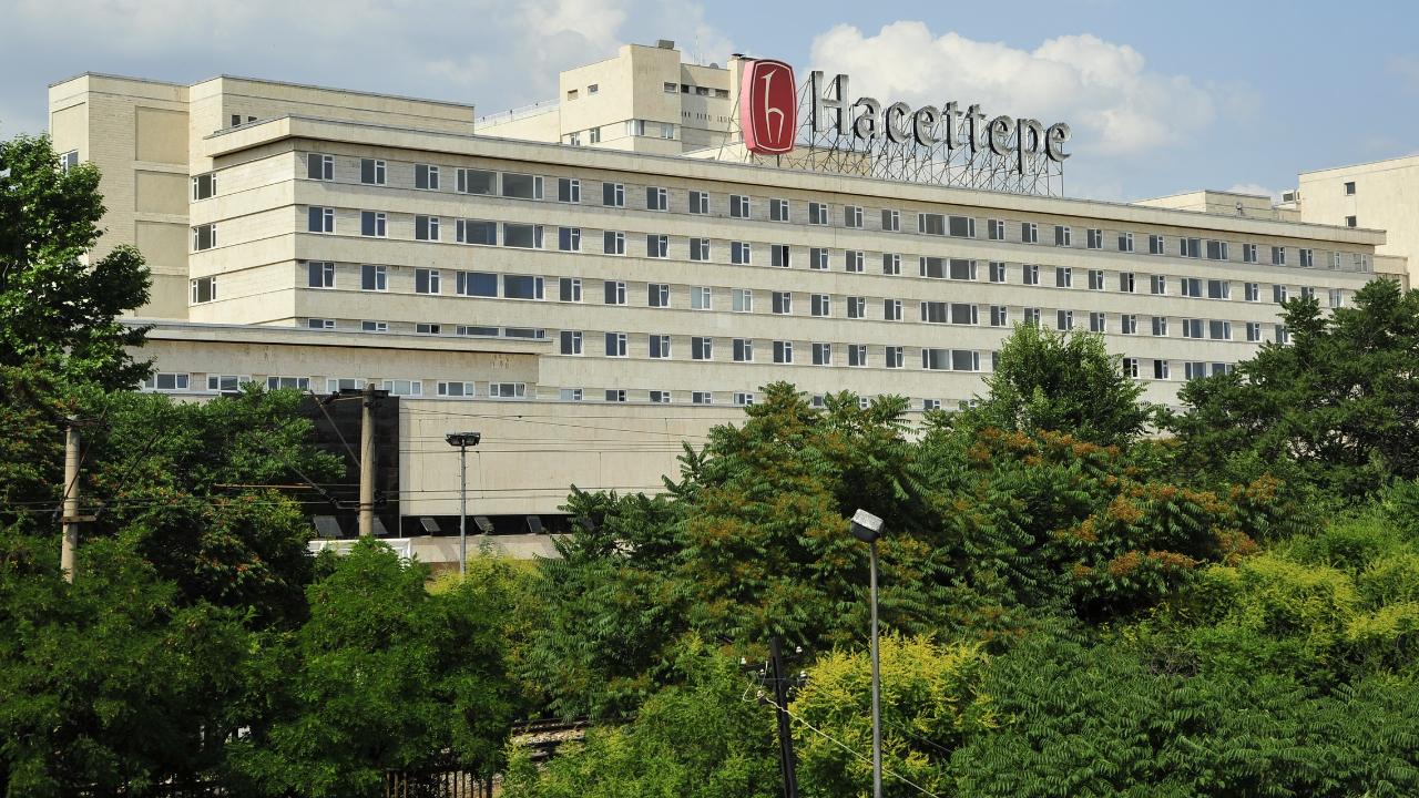 SON DAKİKA: KPSS 60 Puanla Hacettepe Üniversitesi Hastanelerine 48 Sözleşmeli Personel Alınacak! İşte Tüm Kadrolar