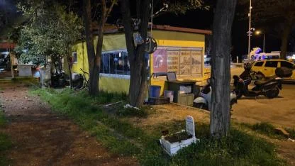 Taksicilerden vefa! Ölen muhabbet kuşları için mini mezar yaptılar