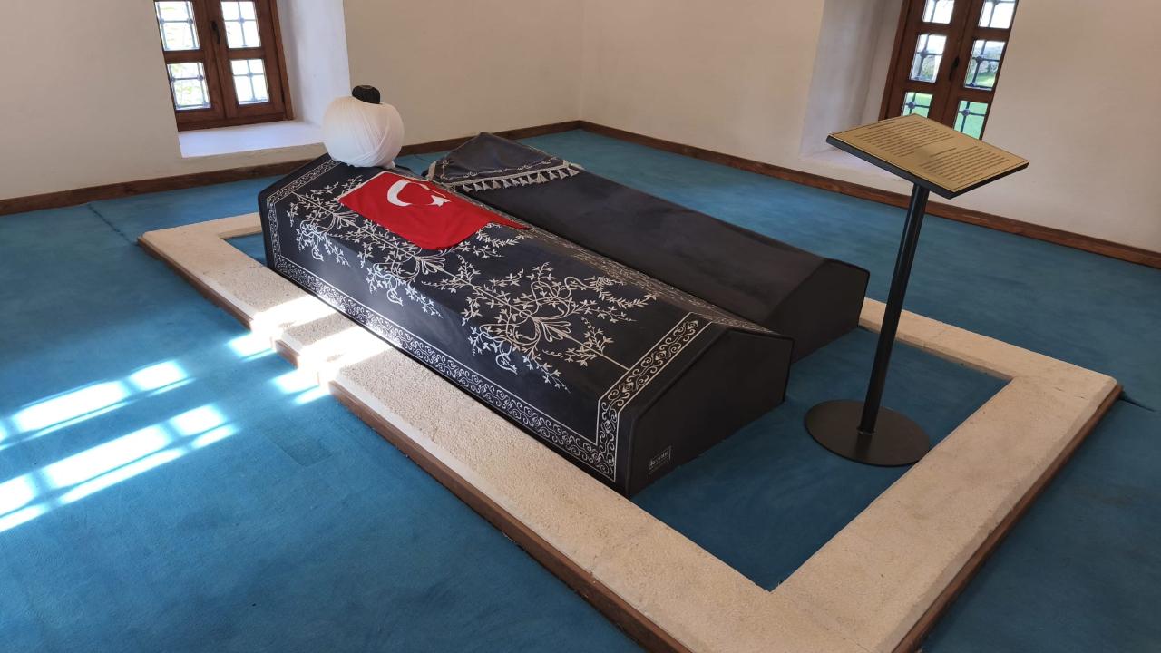 Tarihin Kapıları Yeniden Aralandı! Namık Kemal Kabri ve Gazi Süleyman Paşa Türbesi Restorasyonun Ardından Ziyarete Açıldı