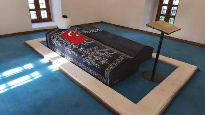 Tarihin Kapıları Yeniden Aralandı! Namık Kemal Kabri ve Gazi Süleyman Paşa Türbesi Restorasyonun Ardından Ziyarete Açıldı