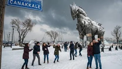 Valiliklerden Peş Peşe "Kar Tatili" Duyurusu: Hangi İllerde Okullar Tatil Edildi?