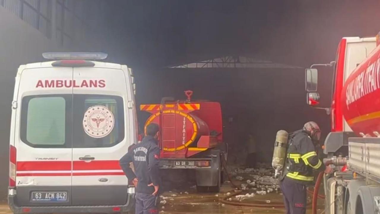 Viranşehir&#039;de pamuk fabrikası yandı: Tonlarca pamuk kül oldu
