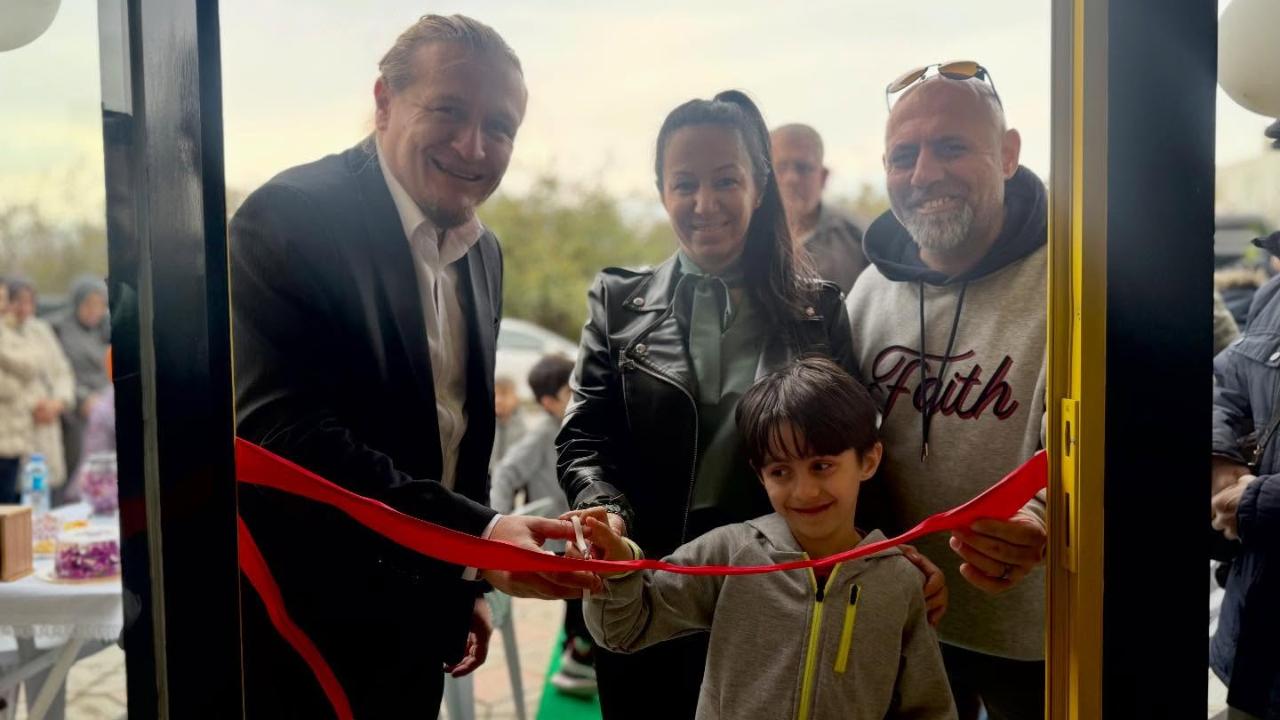 Yasemin Cafe &amp; Fast-Food Lapseki'de açıldı