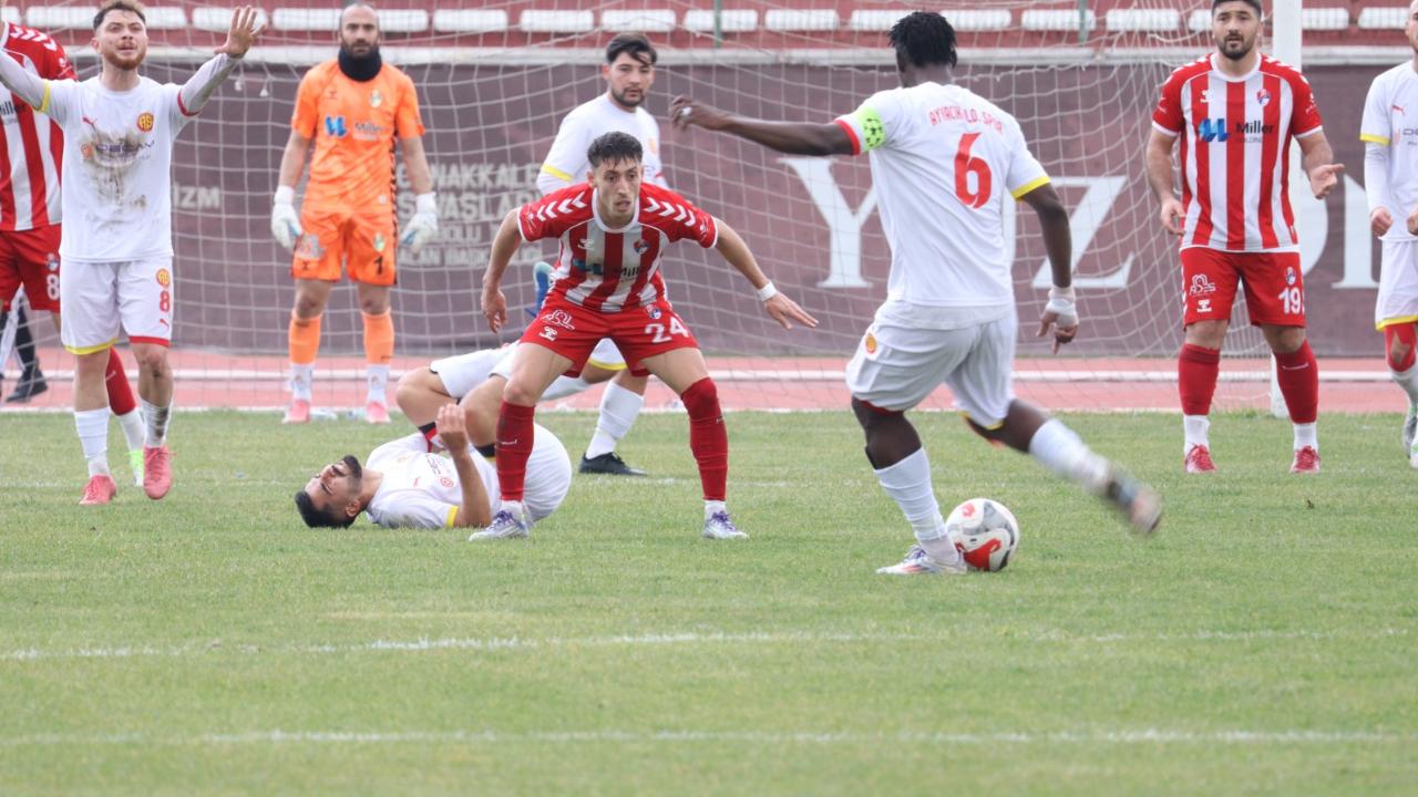 18 Mart Stadı’nda Gol Yağmuru: Çanakkalespor Şampiyonluk Yürüyüşünü Perçinledi!