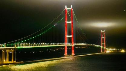 1915 Çanakkale Köprüsü Bu Kez "Sağlık" İçin Renk Değiştirdi! Görenler Sebebini Merak Etti