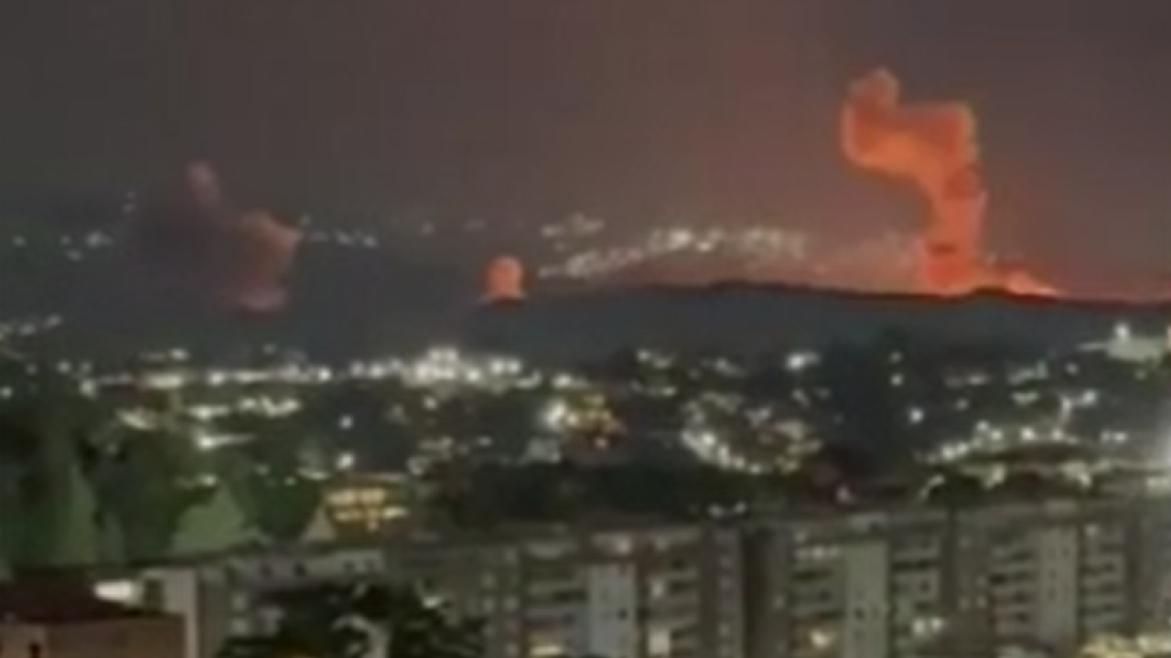 ABD Düğmeye mi Bastı? Trump "Vururuz" Demişti, Venezuela’da Büyük Patlama: Başkentten Dumanlar Yükseliyor, Elektrikler Kesildi!