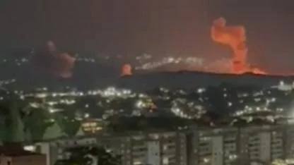 ABD Düğmeye mi Bastı? Trump "Vururuz" Demişti, Venezuela’da Büyük Patlama: Başkentten Dumanlar Yükseliyor, Elektrikler Kesildi!