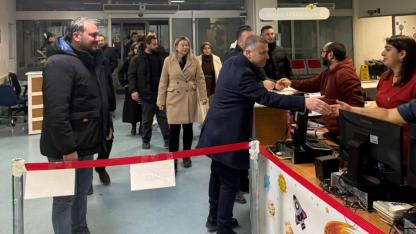 AK Parti’den yeni yılın ilk saatlerinde sağlık ve emniyet personeline ziyaret