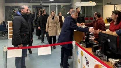 AK Parti’den yeni yılın ilk saatlerinde sağlık ve emniyet personeline ziyaret