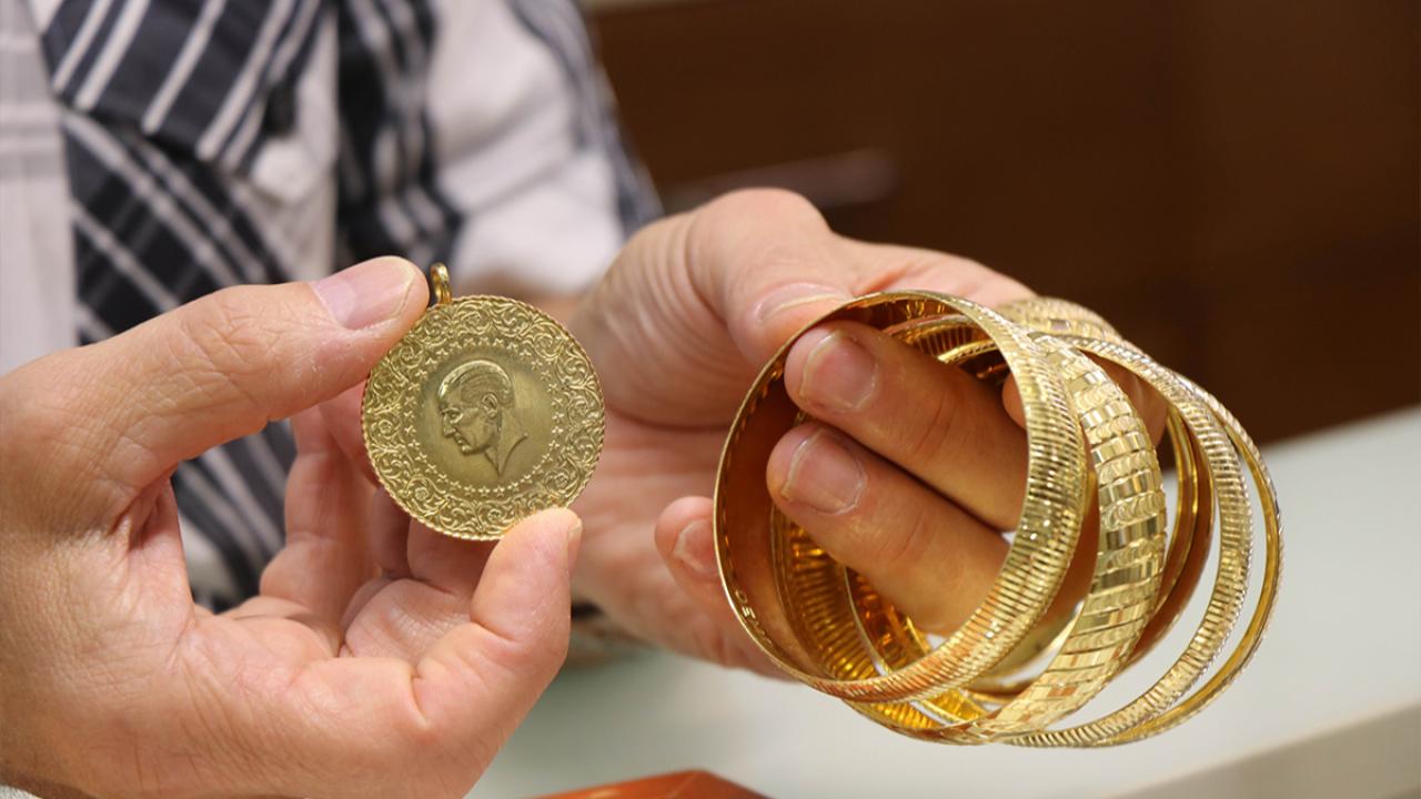 Altın Neden Durmuyor? Dolar Kaçıyor, Merkez Bankaları Yüklüyor: 2026 İçin 8 Bin Dolar Senaryosu Masada mı?