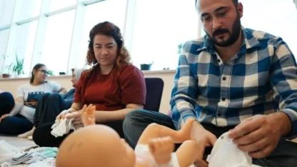 Artık Sadece Anneler Değil, Babalar da Hazırlanıyor! Çanakkale Gebe Okulu'nda "Bilinçli Ebeveyn" Seferberliği