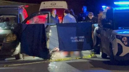 Ayrılmak İstemeyen Sevgilisini Satır ve Bıçakla Katletti!