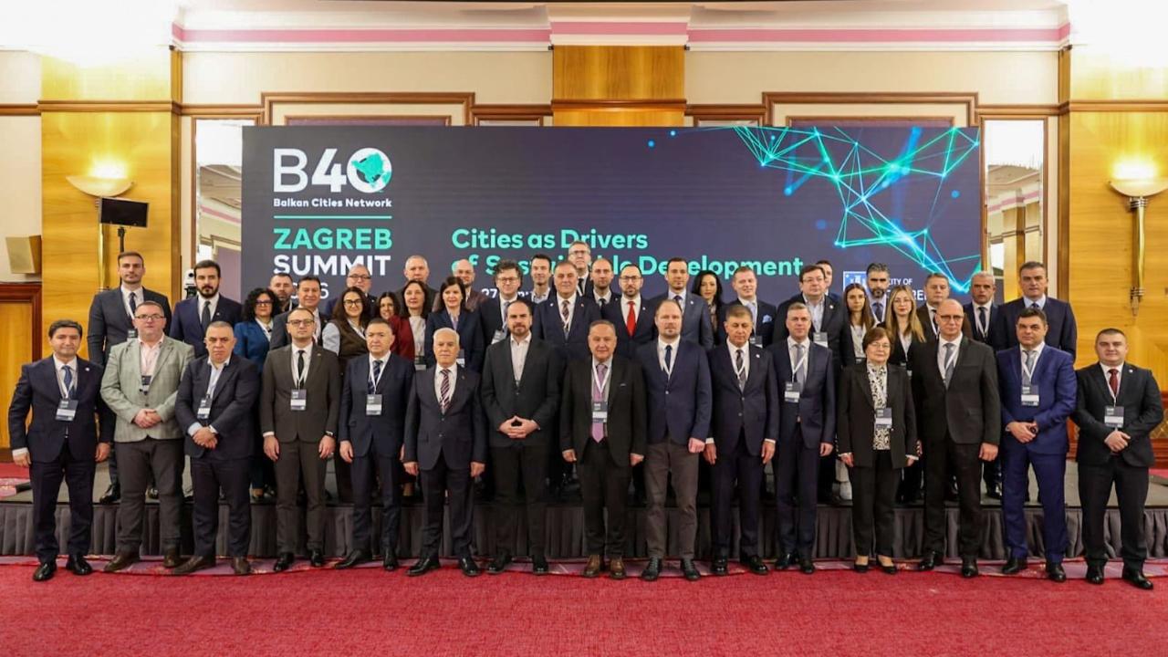 Başkan Erkek B40 Ağı Zirvesi'nde