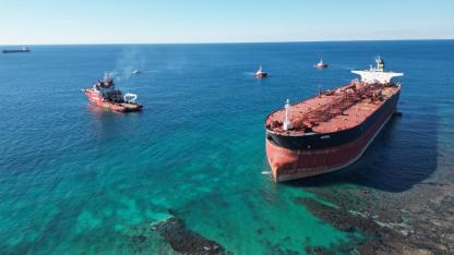 Böyle Operasyon Görülmedi! 249 Metrelik Dev Tankerin Kurtarılma Anları Havadan Görüntülendi!