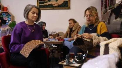 Bu Kafede Erkek Yok, Sadece Kadınlar ve Hobileri Var