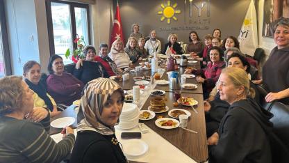 Çanakkale İYİ Parti'de Güç Birliği: Kadınlar Tek Ses Oldu!