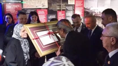 Çanakkale’de Bir Sandıkta 106 Yıl Bekleyen Kutsal Emanet! Şehit Kamil’in Bayrağı Ait Olduğu Yerde