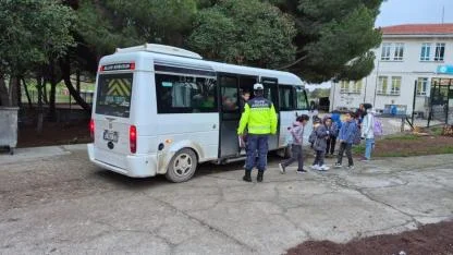 Çanakkale’de Gözler Okul Servislerinde! Jandarmadan Tavizsiz "Emniyet Kemeri" Denetimi