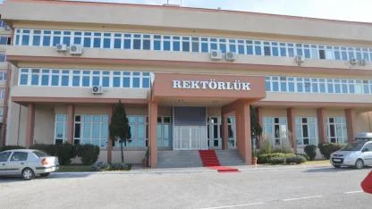 ÇOMÜ’de 'Sahte Belge' Alarmı: Rektörlük Düğmeye Bastı, Görevden Uzaklaştırmalar Başladı!