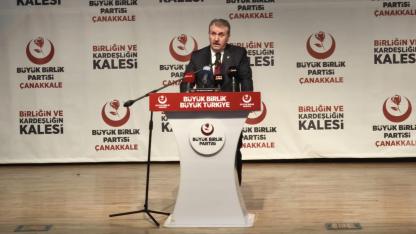 Destici Çanakkale’den Kapıyı Gösterdi: "Şerefli Kimliği Bırakın, Defolun Gidin!"