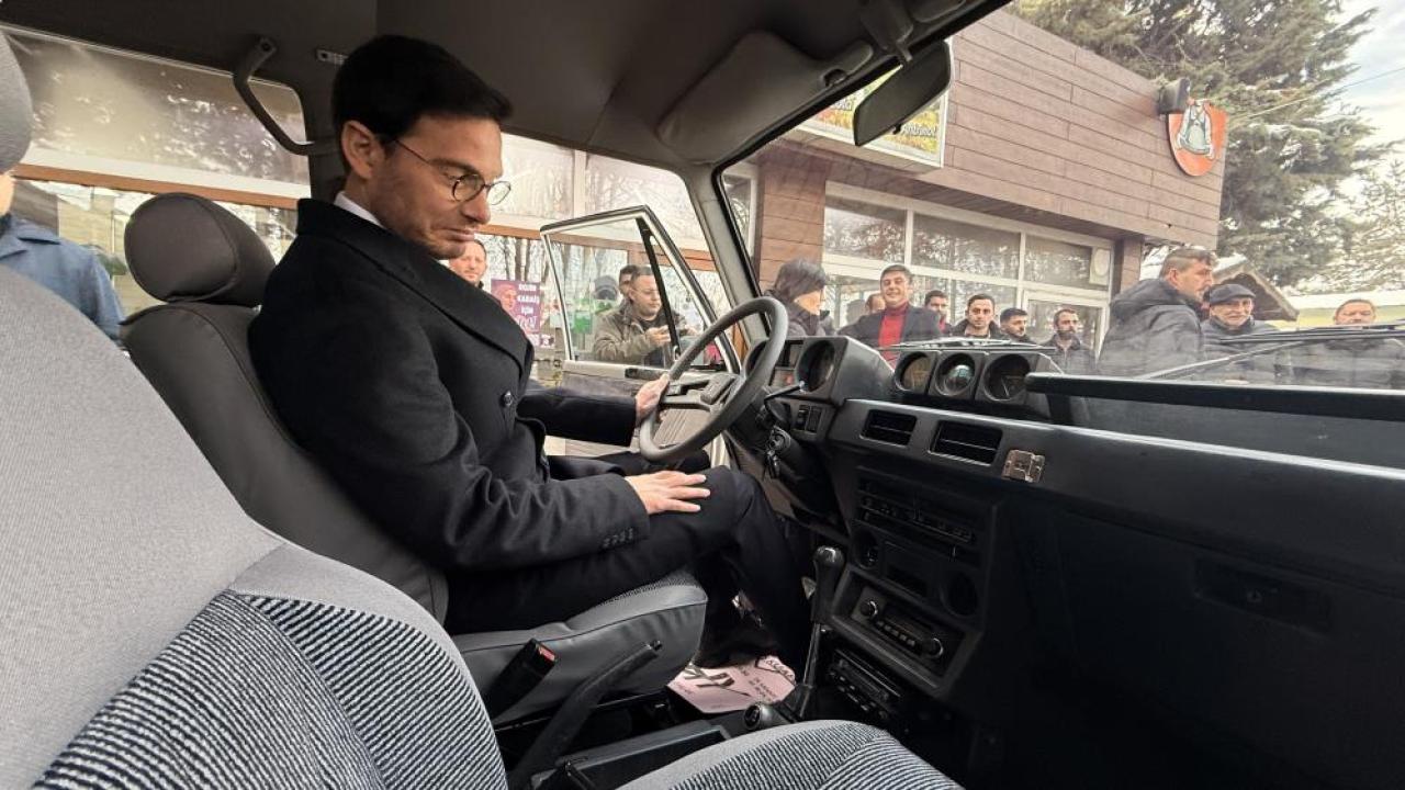 Efsane Validen Oğluna En Anlamlı Yadigar: Babasının Makam Aracını Restore Ettirdi