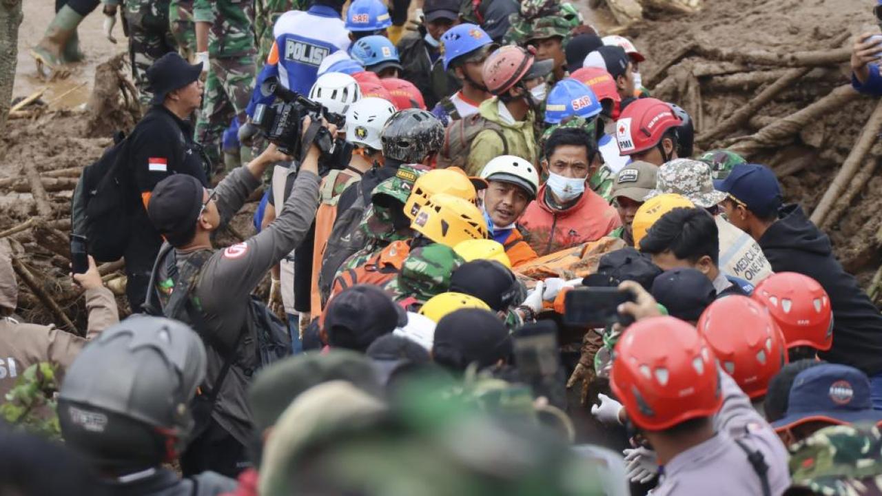 Endonezya Batı Java Toprak Kayması: Son Durum Ne? Ölü ve Yaralı Sayısı Artıyor