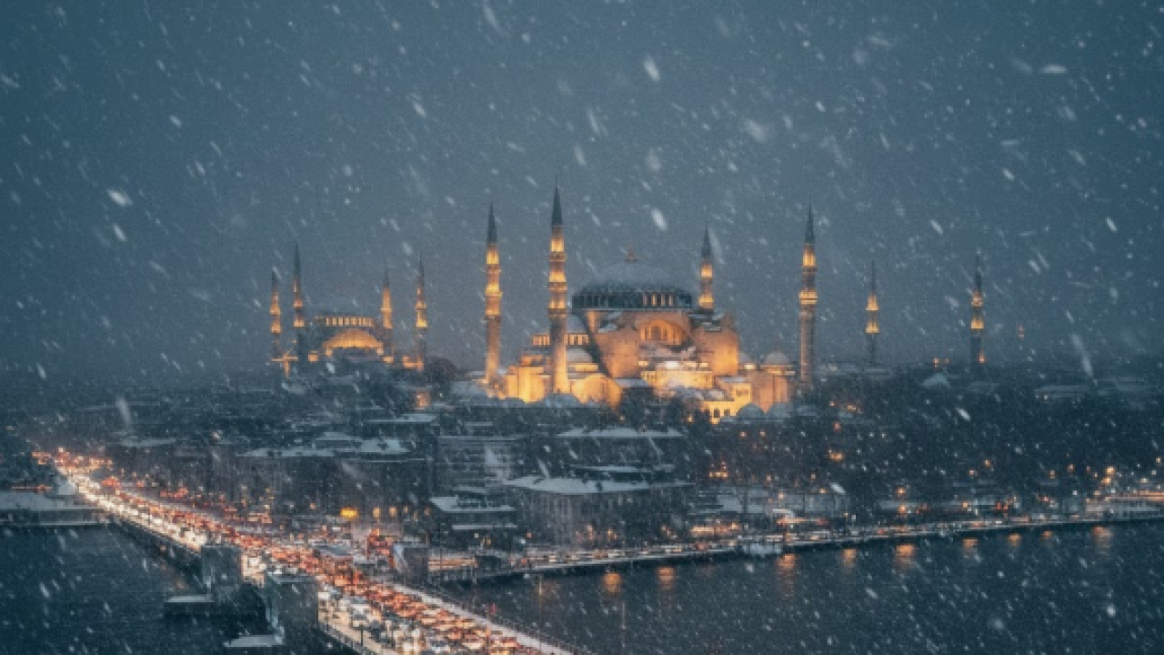 İstanbul'a Kar Geliyor! Meteoroloji, AKOM ve Valilikten Üst Üste Uyarılar: Kerem Ökten "Kızakları Yağlayın" Diyerek Duyurdu!