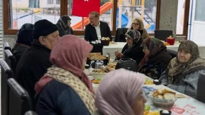 Lapseki'nin çınarları kahvaltıda buluştu