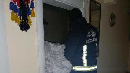 Mahalleye çığ düştü: 1 kişi kayıp, 22 ev boşaltıldı