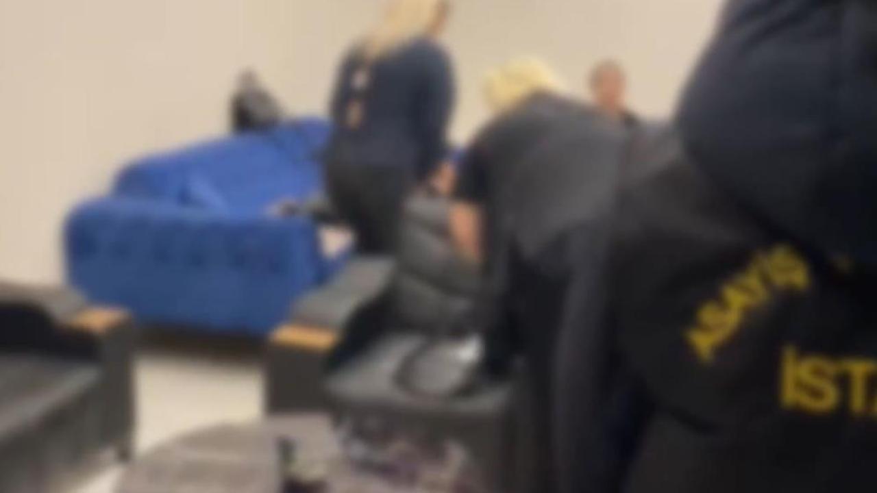 Masaj Salonunda Fuhuş, Kahvehanede Kumar: İstanbul Emniyeti'nden dev darbe