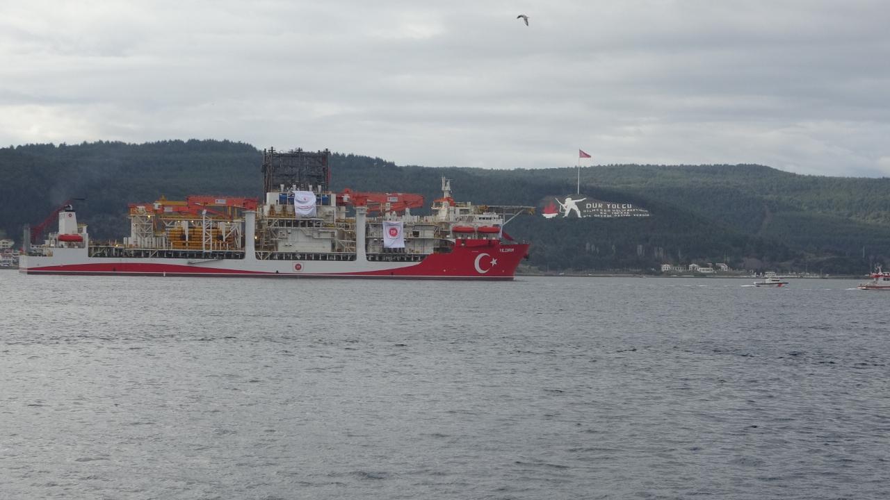 Mavi Vatan'ın Yeni Muhafızı Yola Çıktı! 'Yıldırım' Çanakkale Boğazı'nı Selamladı