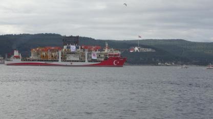 Mavi Vatan'ın Yeni Muhafızı Yola Çıktı! 'Yıldırım' Çanakkale Boğazı'nı Selamladı
