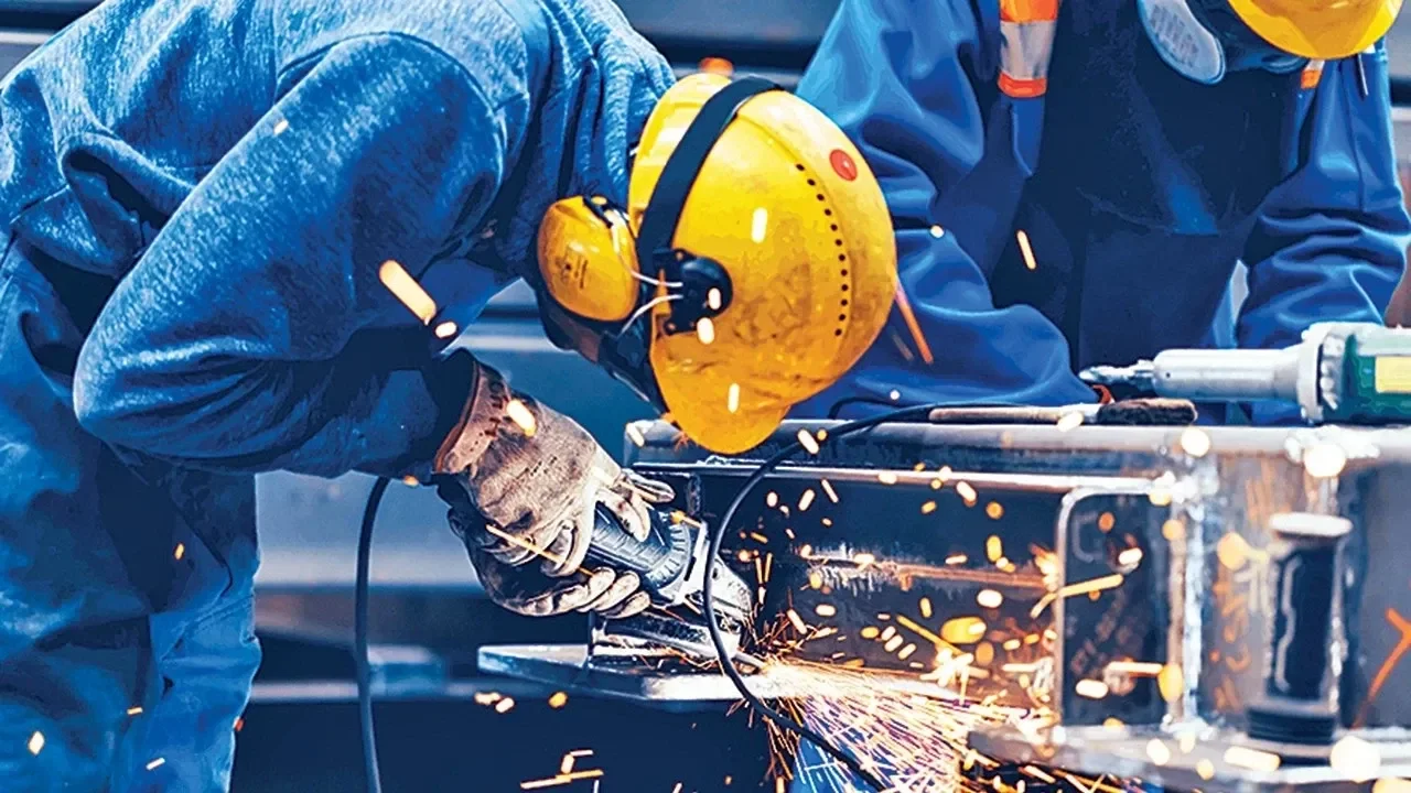 Milyonlarca İşçiye Müjde! Cumhurbaşkanı Kararı İmzalandı: 2026 İlk İkramiye Tarihleri Belli Oldu!