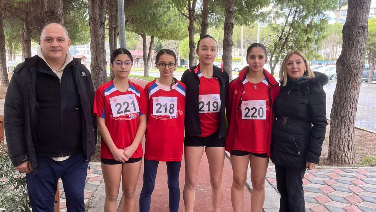 Önce Çanakkale Şampiyonluğu, Şimdi Bölge Koşusu: Gazi Ortaokulu Manisa'da Çanakkale'yi Temsil Etti!