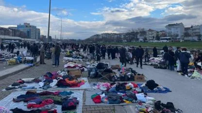 Sarıçay Kenarında Adım Atacak Yer Kalmadı: Çanakkale Bit Pazarı’nda Bu Hafta Neler Vardı?